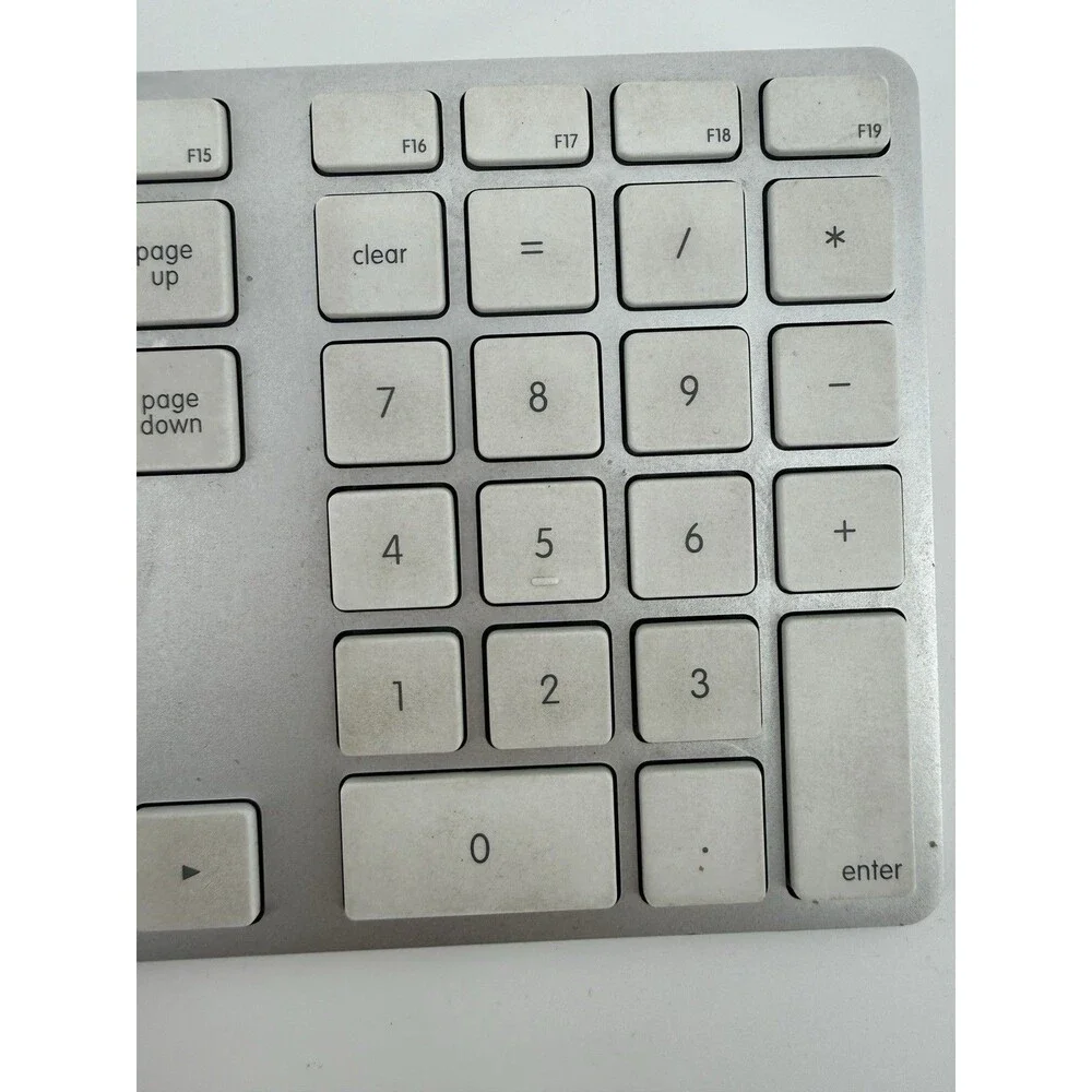 Original Apple Wired Keyboard with USB